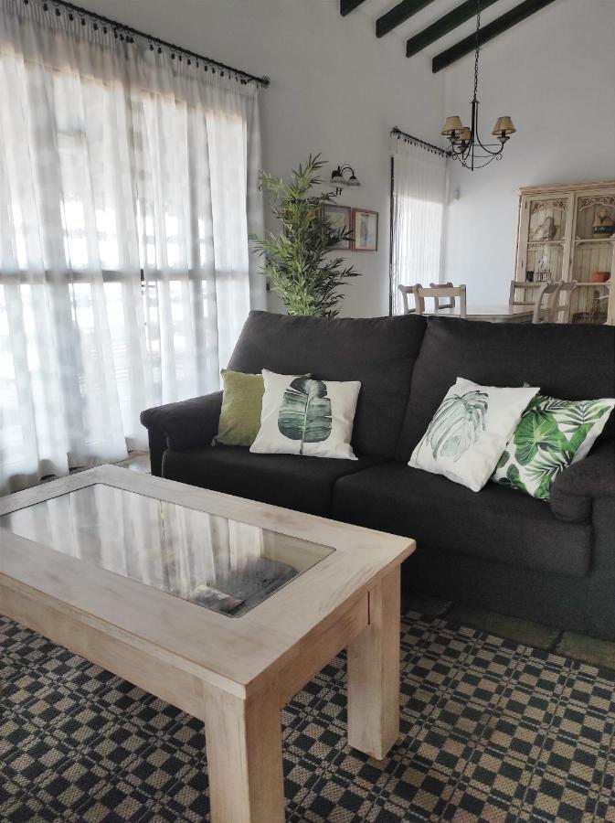Cercado Del Medio, Chalet Con Piscina Privada アデヘ エクステリア 写真