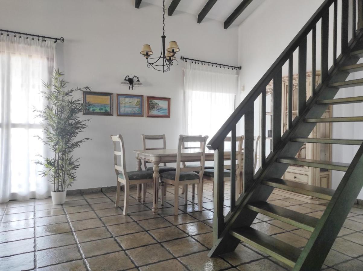 Cercado Del Medio, Chalet Con Piscina Privada アデヘ エクステリア 写真
