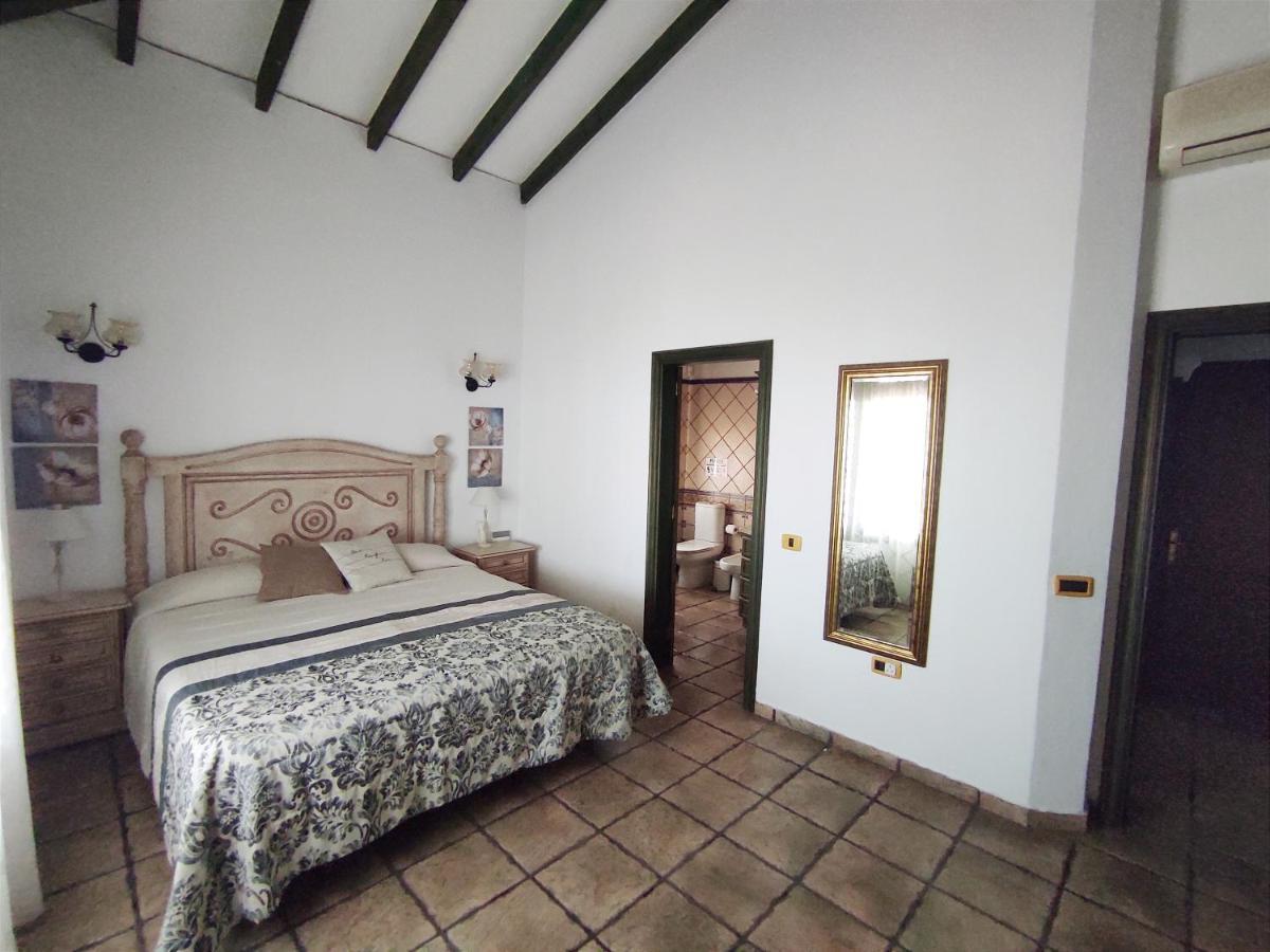 Cercado Del Medio, Chalet Con Piscina Privada アデヘ エクステリア 写真